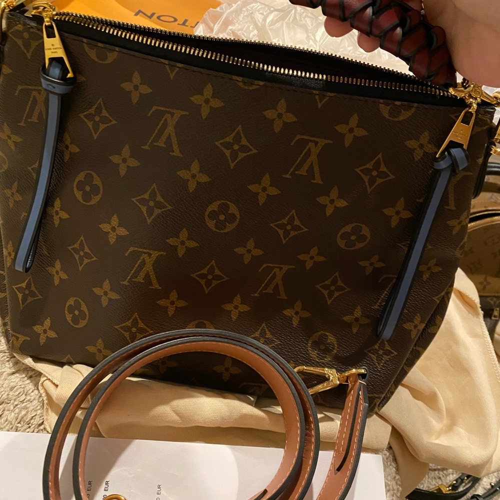 Sold 🥰Louis Vuitton beauborg monogram blue red yellow